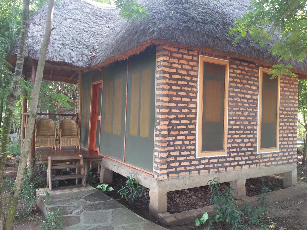 Irungu Forest Safari Lodge Katunguru Exterior foto