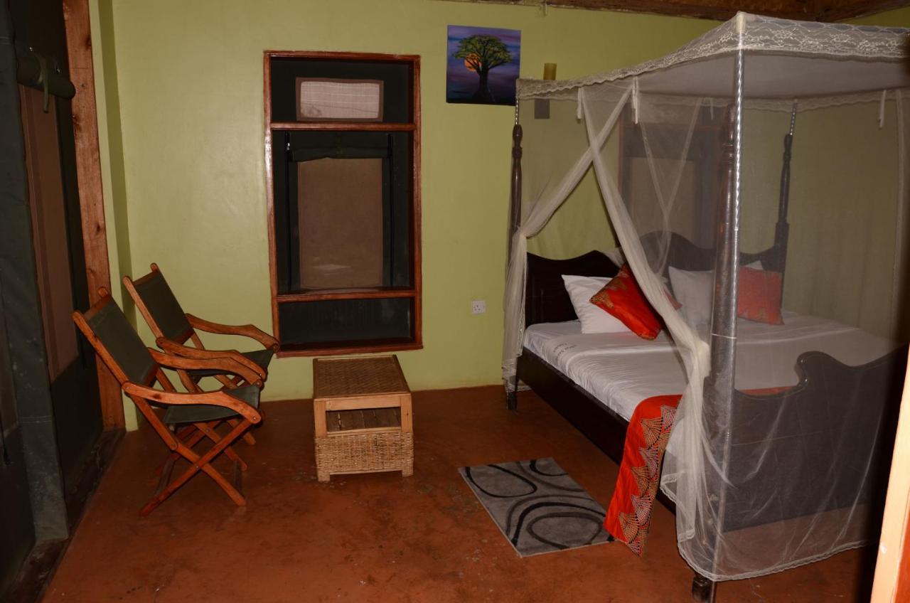 Irungu Forest Safari Lodge Katunguru Exterior foto