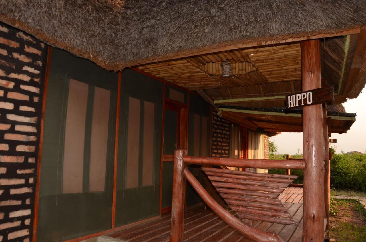 Irungu Forest Safari Lodge Katunguru Exterior foto