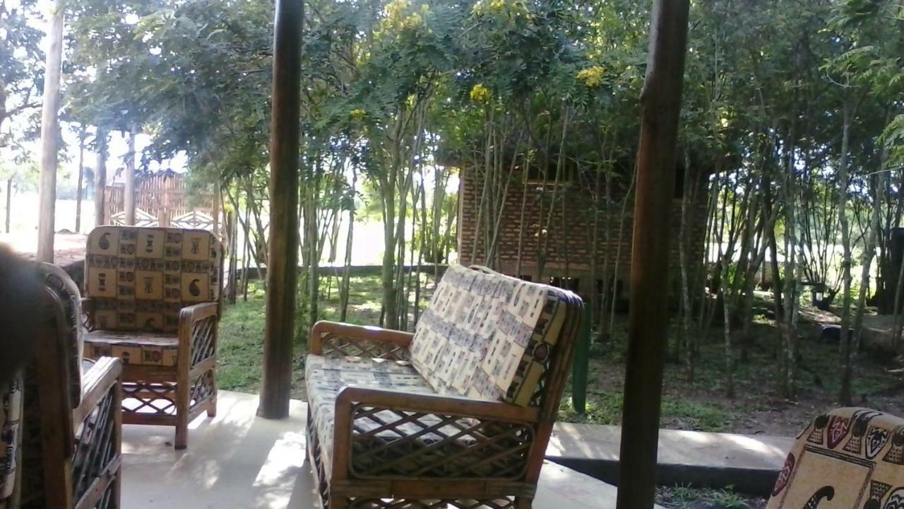 Irungu Forest Safari Lodge Katunguru Exterior foto