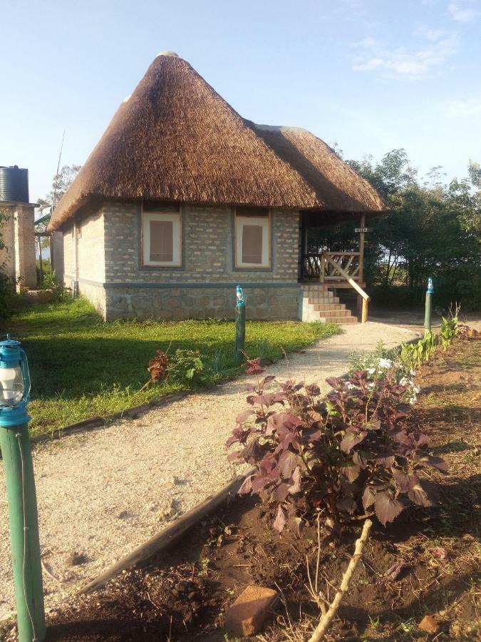 Irungu Forest Safari Lodge Katunguru Exterior foto