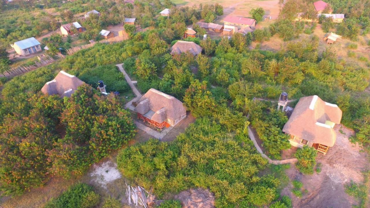 Irungu Forest Safari Lodge Katunguru Exterior foto
