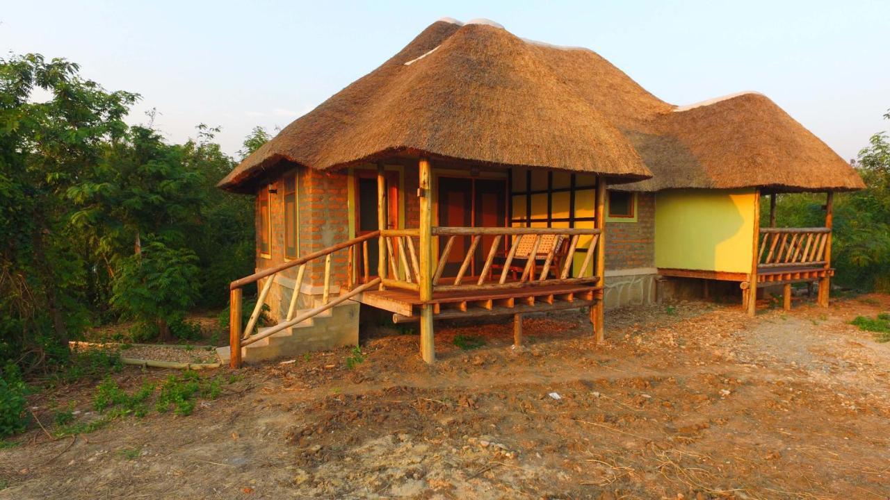 Irungu Forest Safari Lodge Katunguru Exterior foto