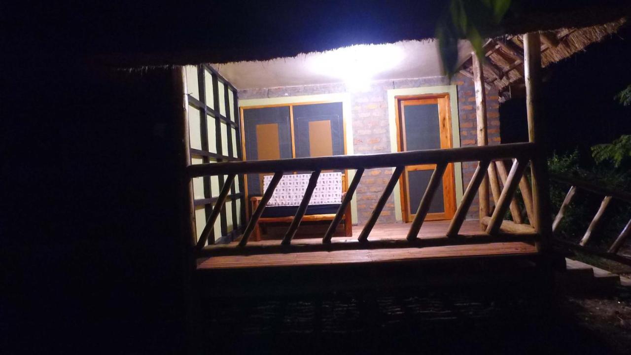 Irungu Forest Safari Lodge Katunguru Exterior foto
